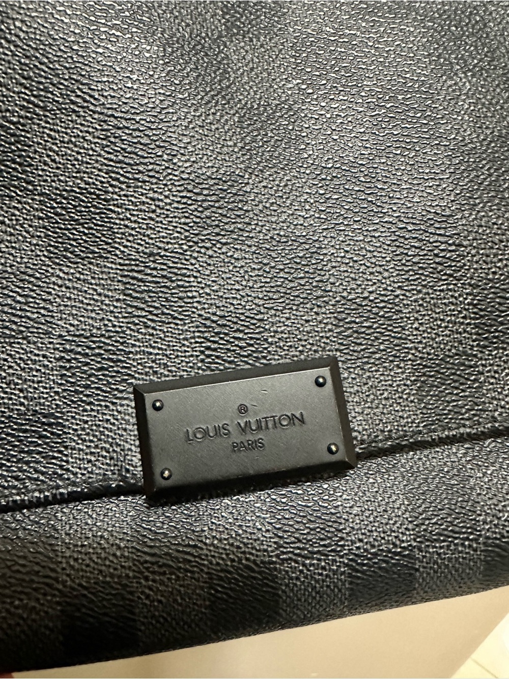 Louis Vuitton Damier Graphite Crossbody Messenger in Black and Gray WORN ONCE - Picture 2 of 8